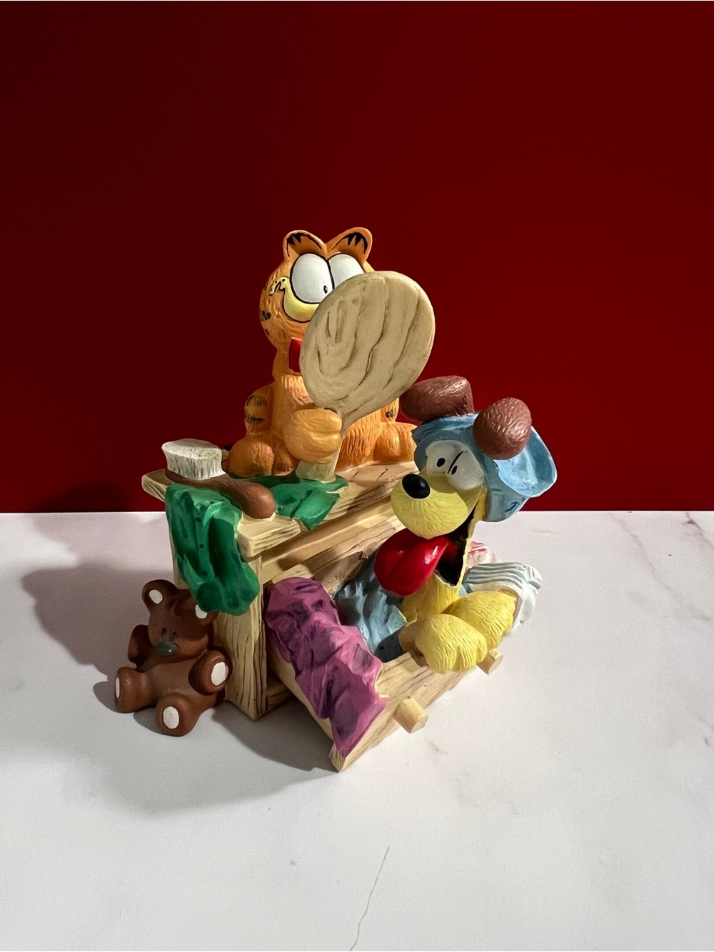 Danbury Mint Garfield & Odie Figurine - Orange, Yellow, Blue, Green, Brown